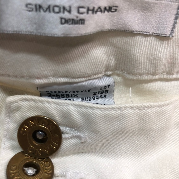 Simon Chang White Denim Jeans with Gold accents Size 18 - Picture 6 of 15
